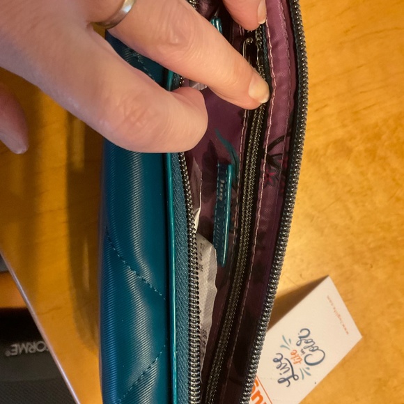 LUG Surrey Satin Luxe VL RFID Wallet - Picture 2 of 6